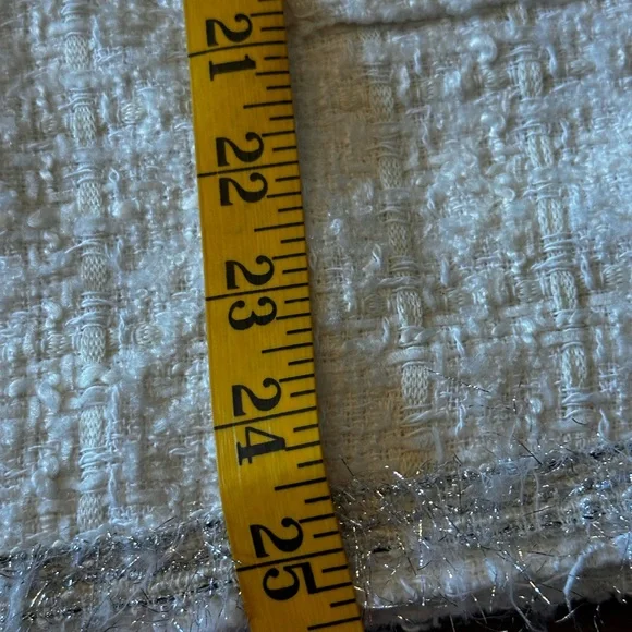 Zara size medium ecru white tweed w‎ pearl button and silver trim blazer - Picture 15 of 16
